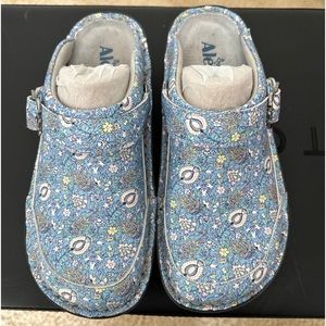 Alegria Seville Smooth Jazz clog size 6-6.5 in excellent condition
